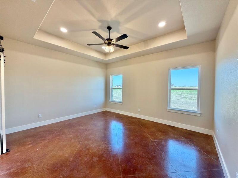 Spacious, unfurnished interior of a new home in , Weatherford (Image 20).