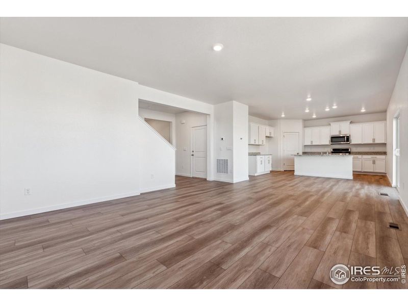 Spacious, unfurnished interior of a new home in Silver Peaks, Lochbuie (Image 20).