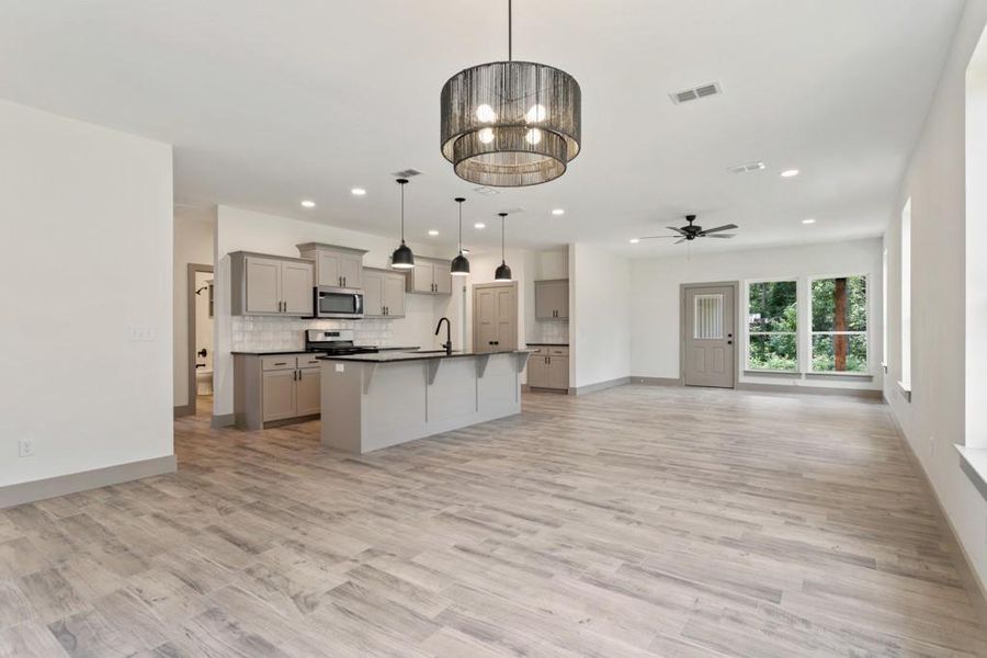 Spacious, unfurnished interior of a new home in , Lindale (Image 25). Spacious, unfurnished interior of a new home in , Lindale (Image 25).