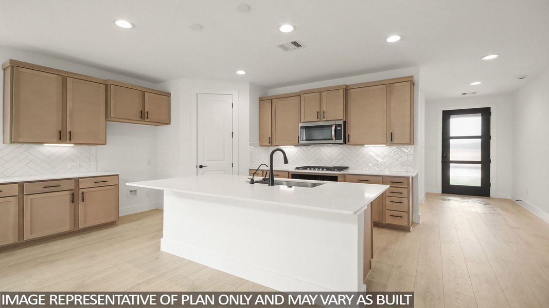 Furnished interior view inside a new home in Silverthorne, Conroe (Image 6).