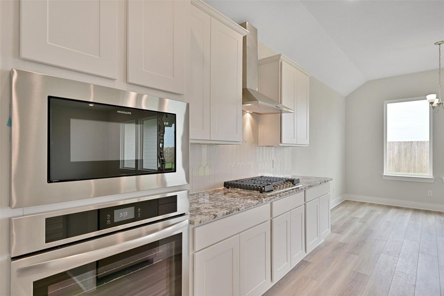 Furnished interior view inside a new home in Lago Mar, Texas City (Image 10).