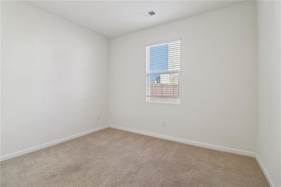 Spacious, unfurnished interior of a new home in Broder Farm, Stockbridge (Image 16).