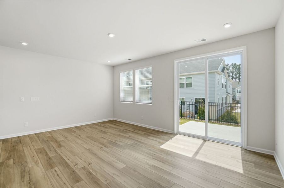 Spacious, unfurnished interior of a new home in Arbor Chase, Clover (Image 13).