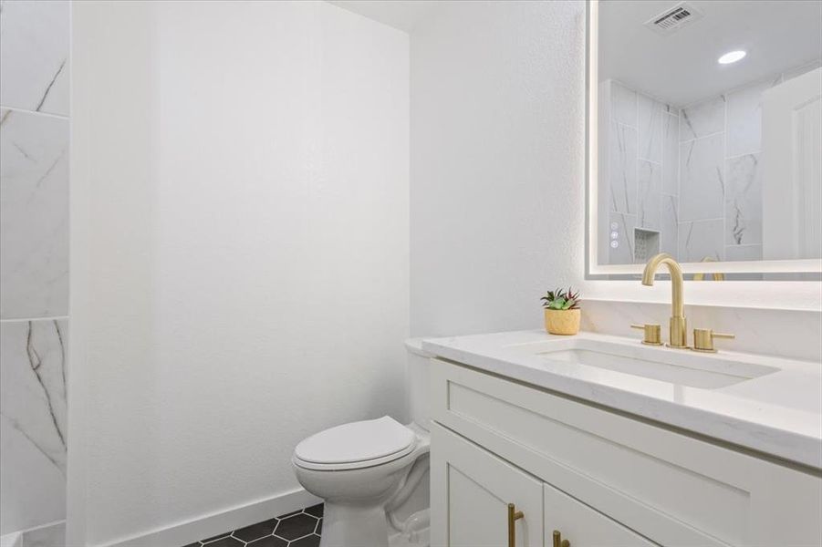 Furnished interior view inside a new home in , Waco (Image 9).