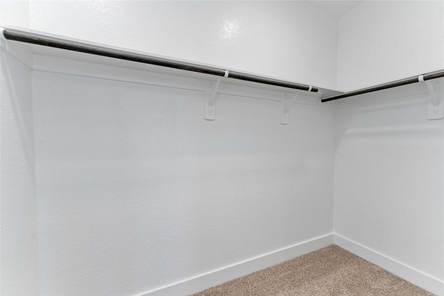 Spacious, unfurnished interior of a new home in Sunrise Cove, Texas City (Image 16).