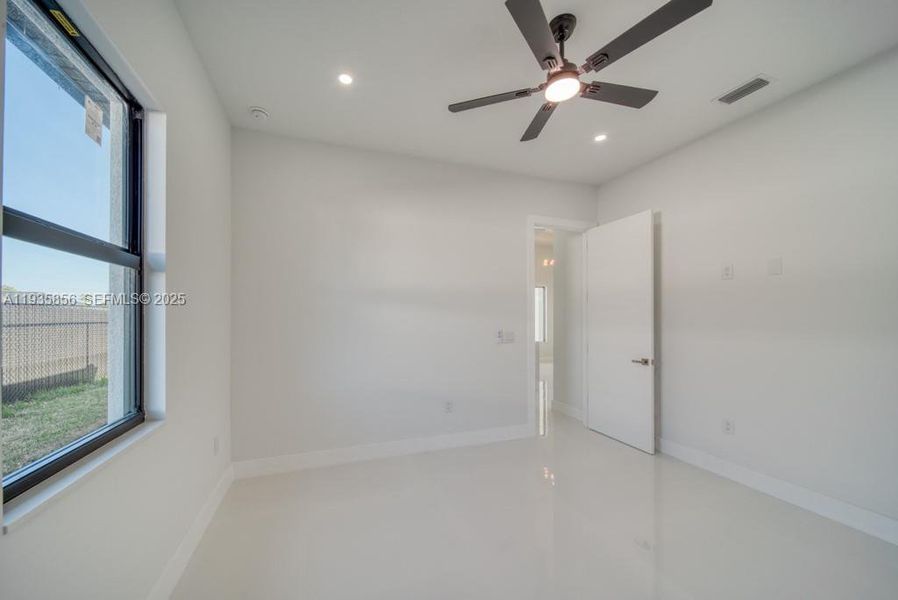 Spacious, unfurnished interior of a new home in , Cape Coral (Image 69).