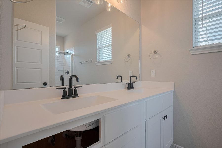 Close-up of interior finishes inside a home in La Segarra, Brookshire (Image 17).