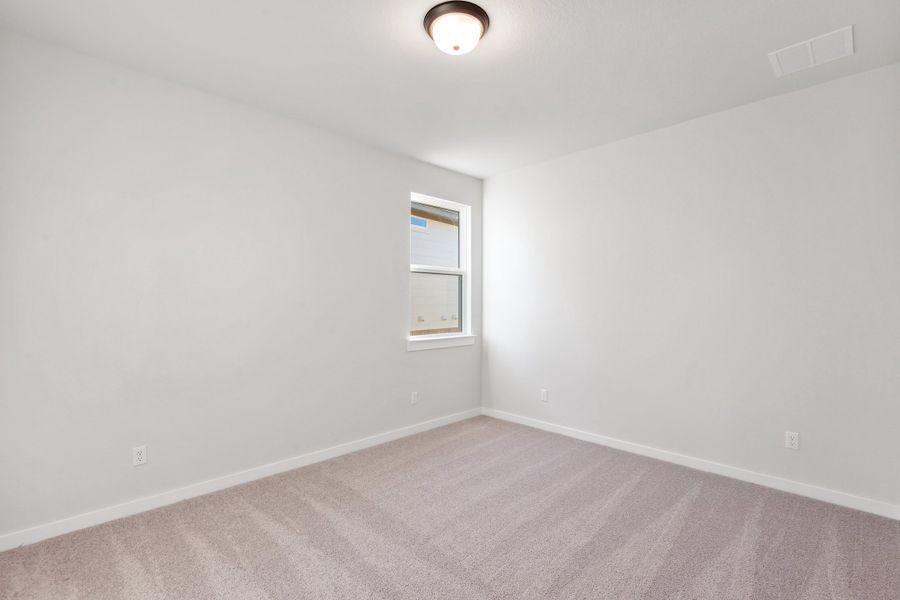 Spacious, unfurnished interior of a new home in Lariat, Liberty Hill (Image 45).