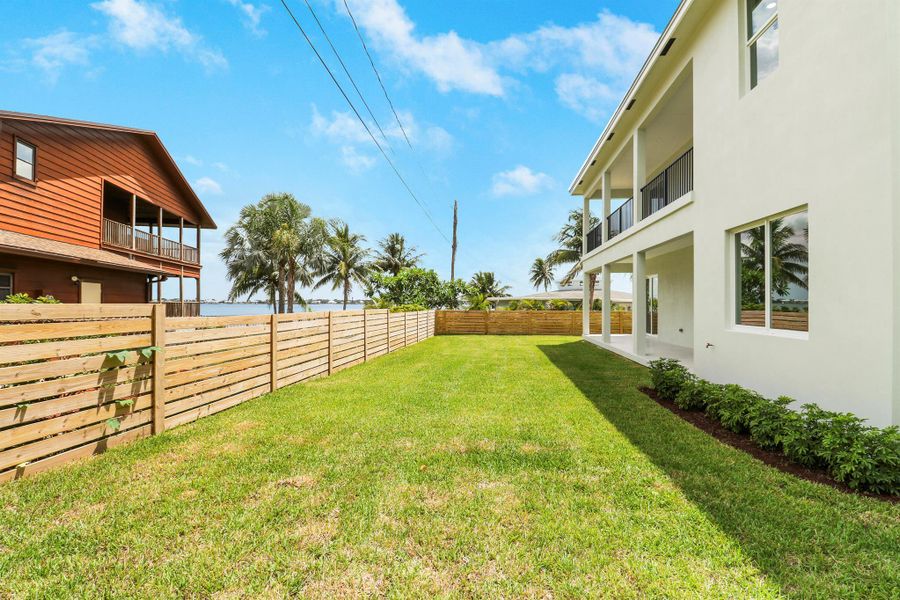 Exterior details and patio area of a home in , Jensen Beach (Image 4).