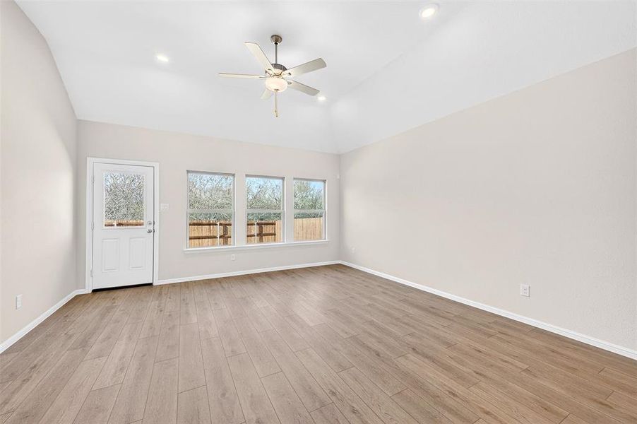Spacious, unfurnished interior of a new home in Forest Park, Princeton (Image 35).