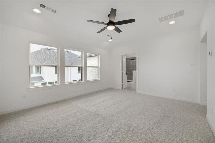 Spacious, unfurnished interior of a new home in Mustang Lakes Villas, Celina (Image 23). Spacious, unfurnished interior of a new home in Mustang Lakes Villas, Celina (Image 23).