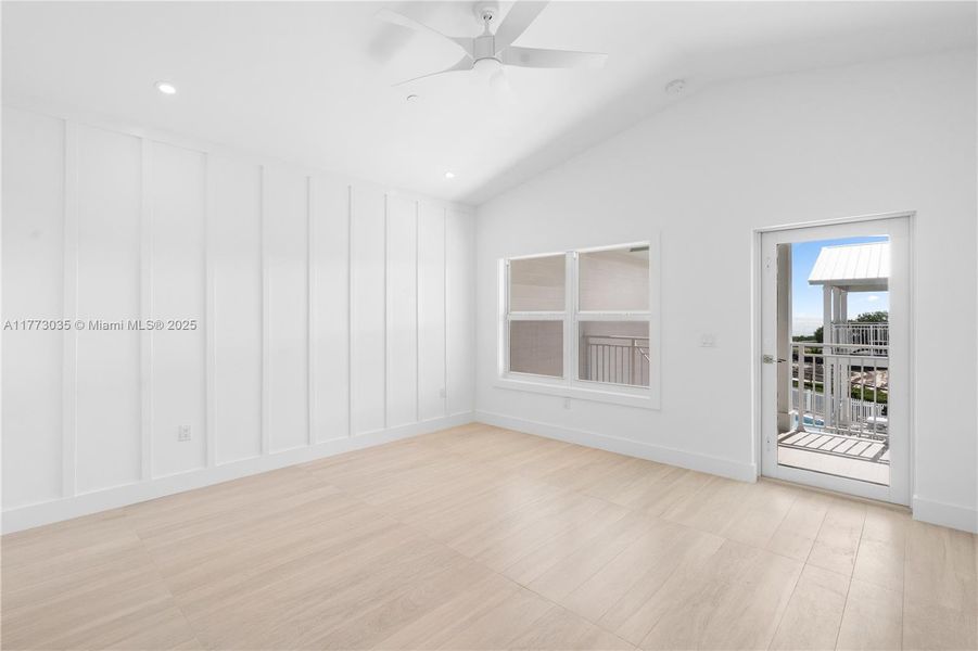 Spacious, unfurnished interior of a new home in , Islamorada, Village of Islands (Image 34).