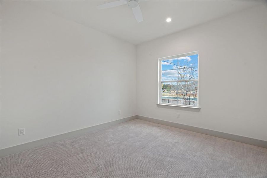 Spacious, unfurnished interior of a new home in , Granbury (Image 20).