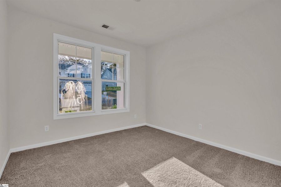 Spacious, unfurnished interior of a new home in Lynbrook, Boiling Springs (Image 22).