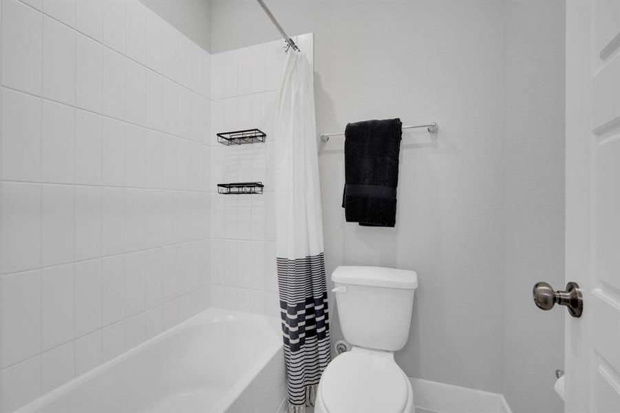 Furnished interior view inside a new home in Sweetgrass, Haslet (Image 8).