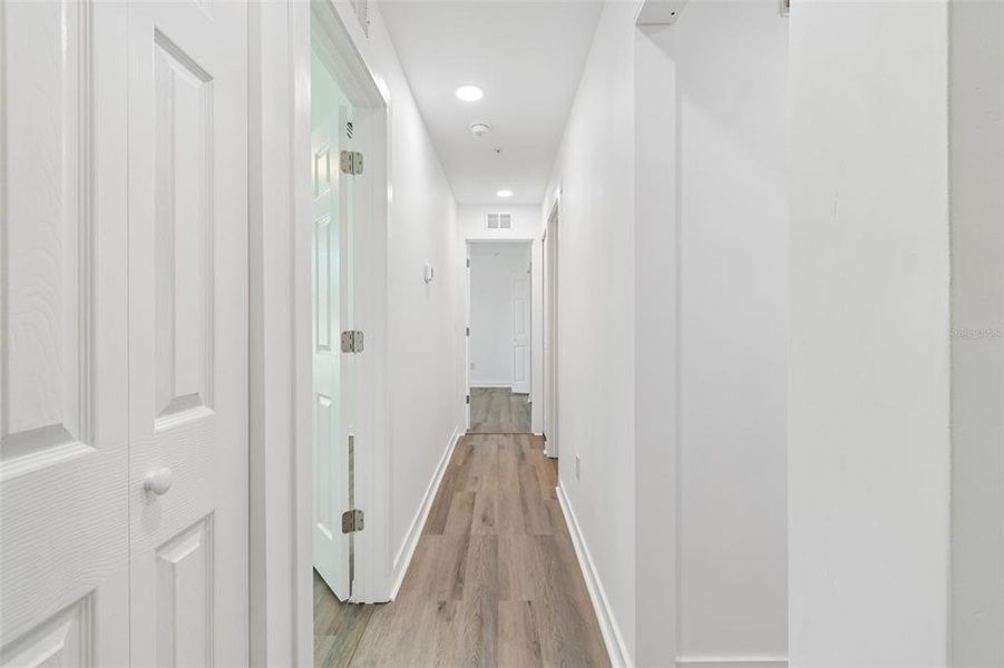 Spacious, unfurnished interior of a new home in , Oldsmar (Image 37). Spacious, unfurnished interior of a new home in , Oldsmar (Image 37).