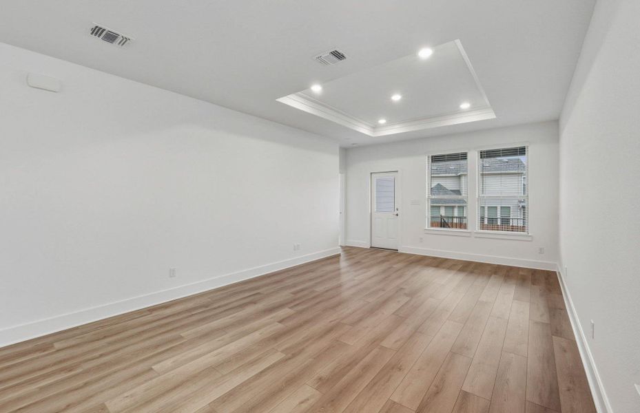 Spacious, unfurnished interior of a new home in Saddleback at Santa Rita Ranch, Liberty Hill (Image 15).