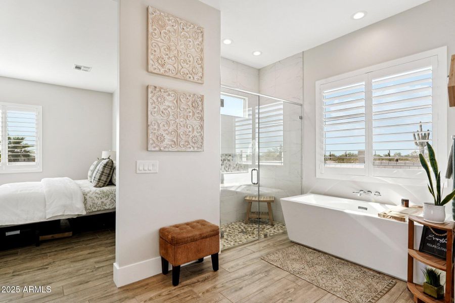 Master Bathroom Master Bathroom