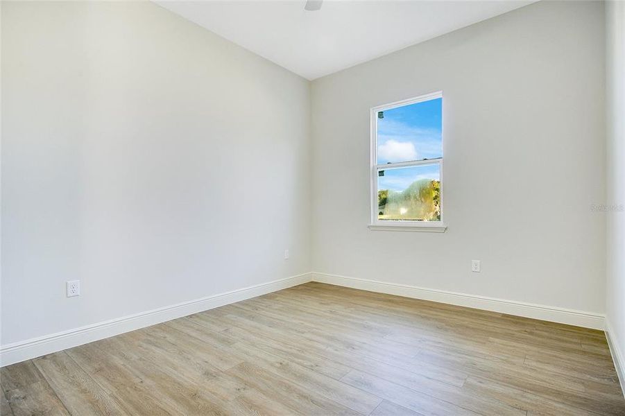 Spacious, unfurnished interior of a new home in , Ocala (Image 11).