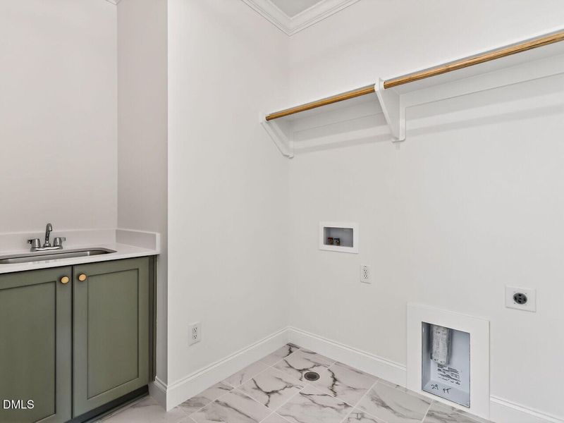 024-1280x960-laundry-room