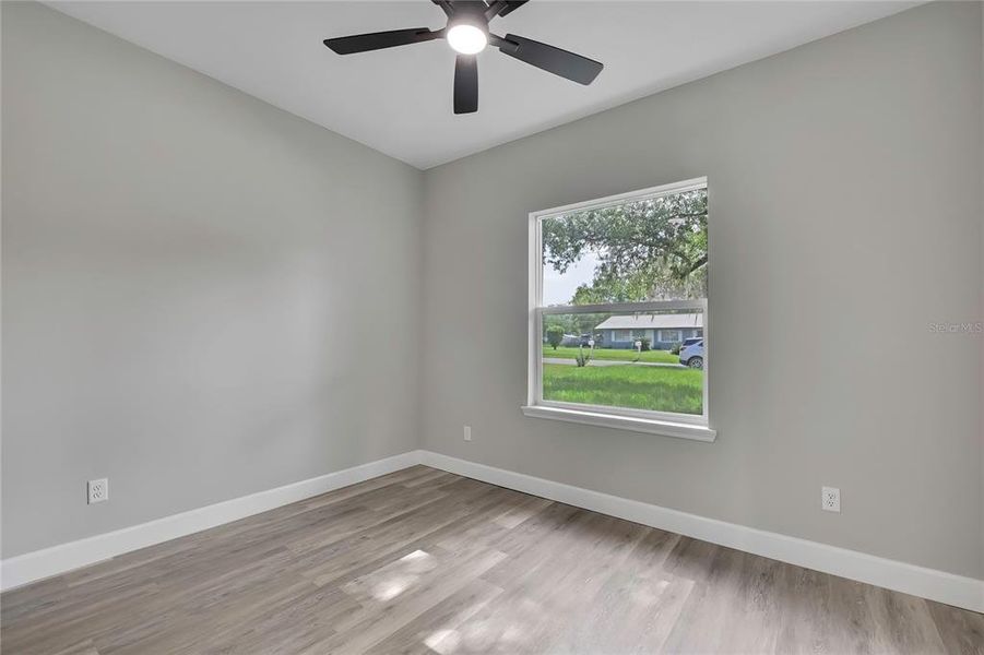 Spacious, unfurnished interior of a new home in , Dade City (Image 36).
