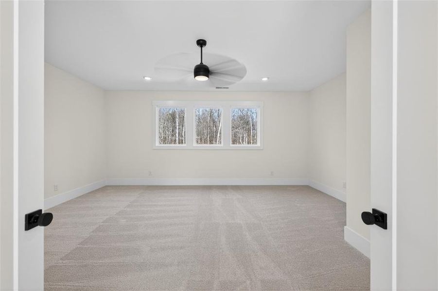 Spacious, unfurnished interior of a new home in , Jefferson (Image 37).
