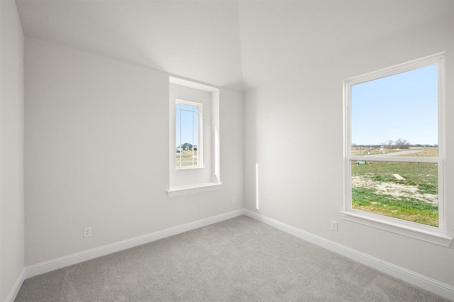 Spacious, unfurnished interior of a new home in Bull Hide Estates, Hewitt (Image 31).