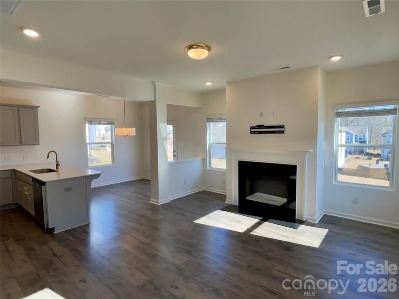 Spacious, unfurnished interior of a new home in , Peachland (Image 11).