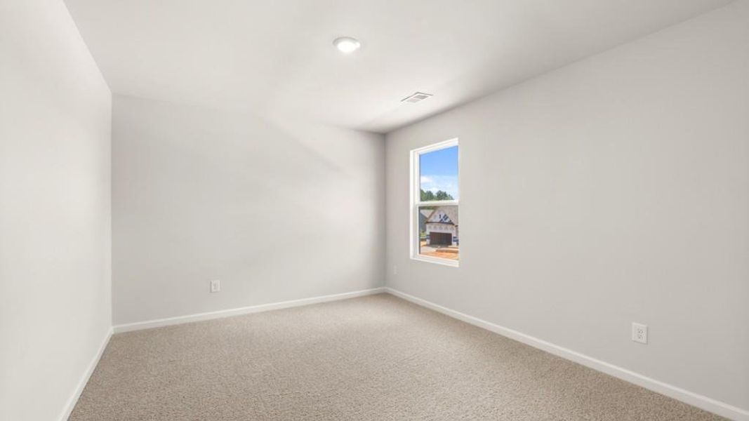Spacious, unfurnished interior of a new home in Fairway 17 at Mirror Lake, Villa Rica (Image 26).