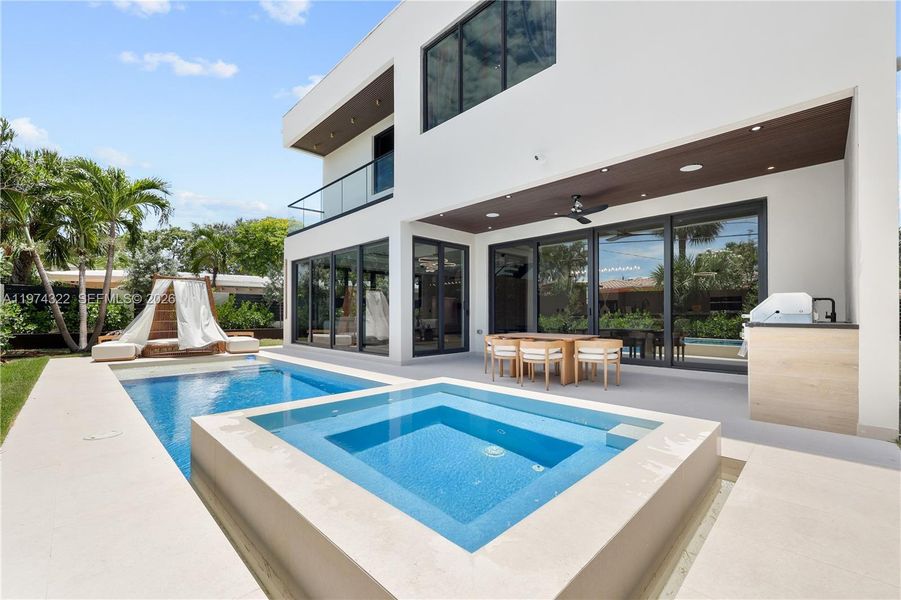 Exterior details and patio area of a home in , Fort Lauderdale (Image 33).