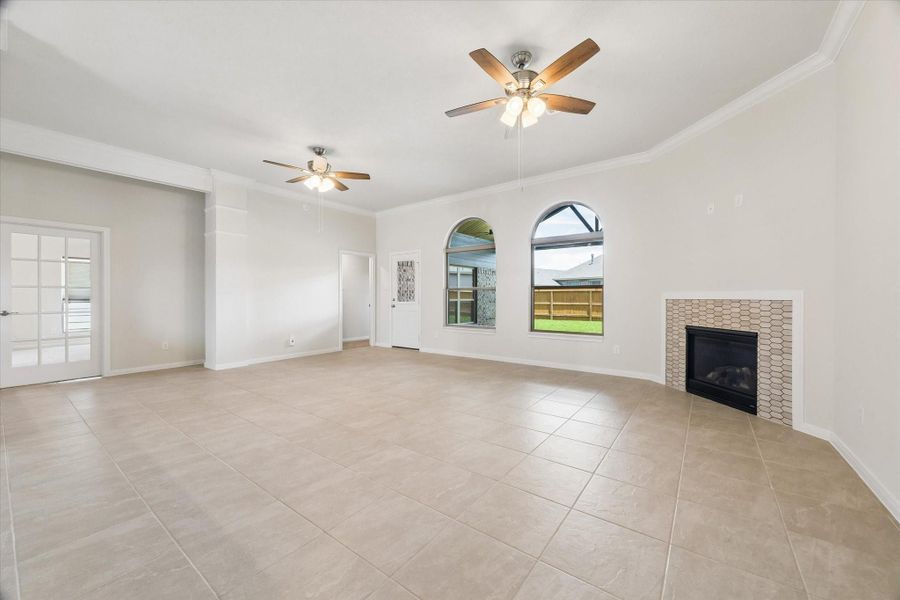 Spacious, unfurnished interior of a new home in Pedregal, Dickinson (Image 25).