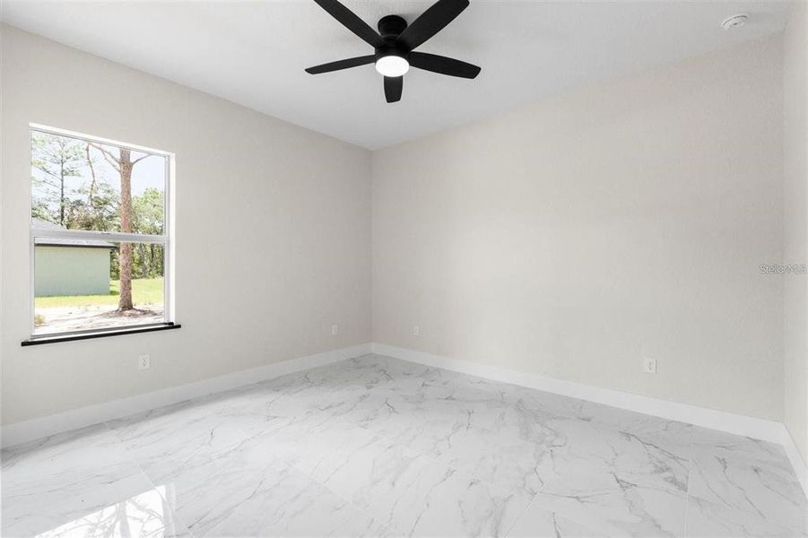 Spacious, unfurnished interior of a new home in , Dunnellon (Image 27).