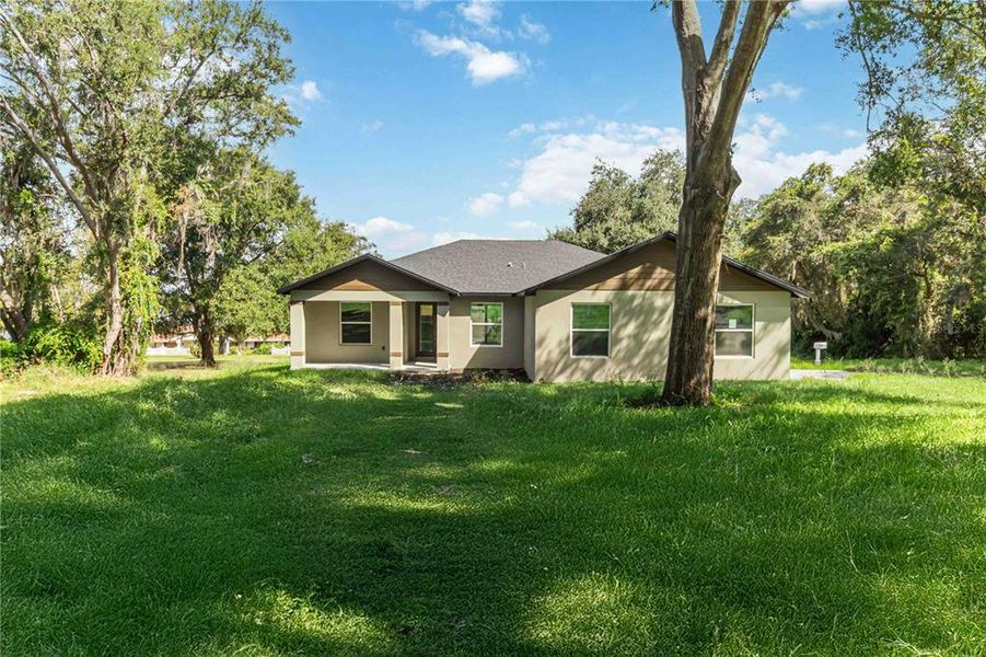 Exterior details and patio area of a home in , Clermont (Image 28).