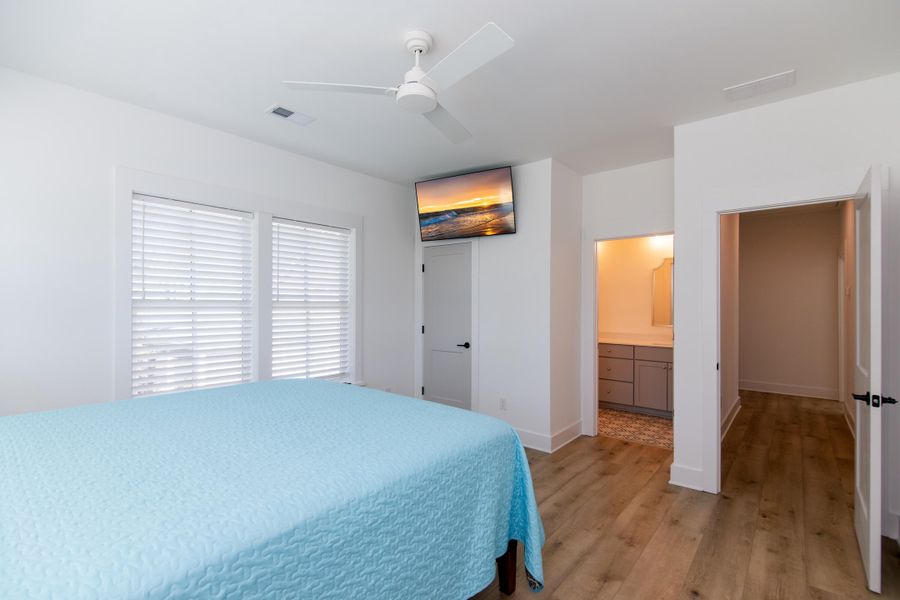 Furnished interior view inside a new home in , Edisto Island (Image 17).