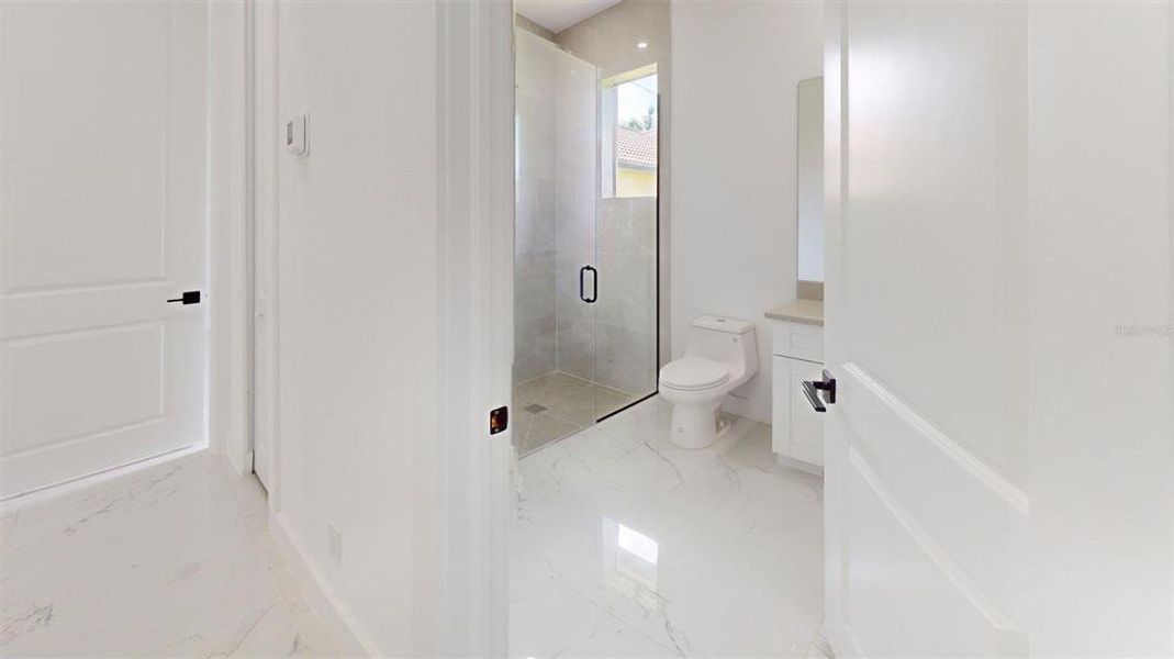 Spacious, unfurnished interior of a new home in , Punta Gorda (Image 35).