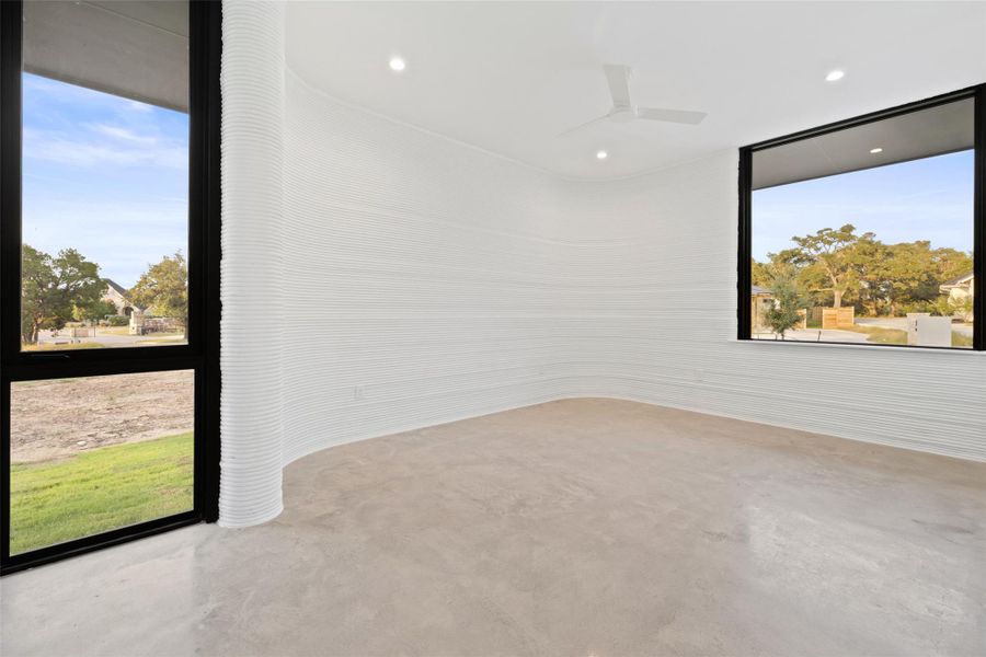 Spacious, unfurnished interior of a new home in Wimberley Springs, Wimberley (Image 25).