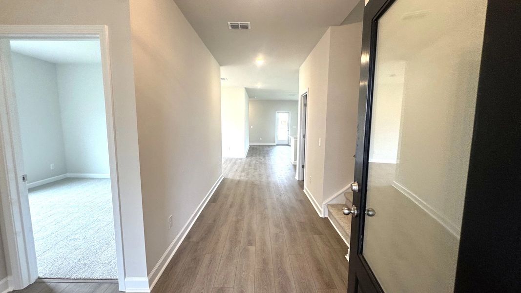 Spacious, unfurnished interior of a new home in Watson Hill, Summerville (Image 7).