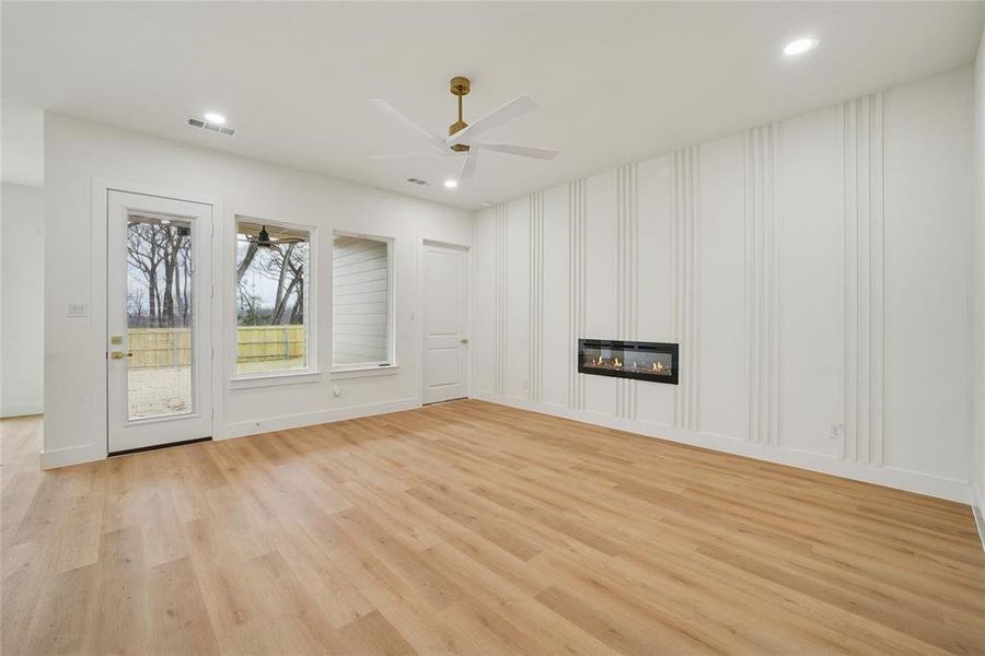Spacious, unfurnished interior of a new home in , Dallas (Image 16).