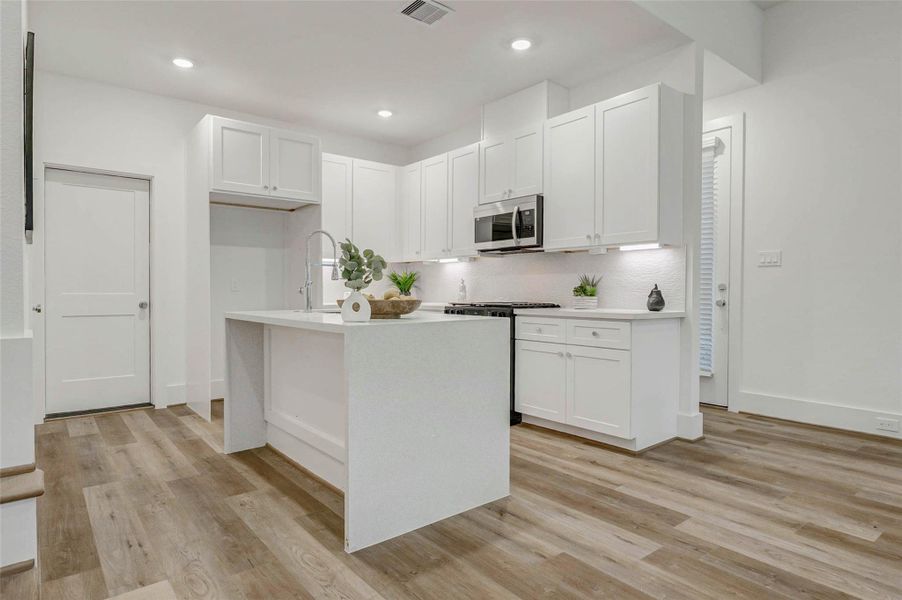 Furnished interior view inside a new home in , Houston (Image 7). Furnished interior view inside a new home in , Houston (Image 7).