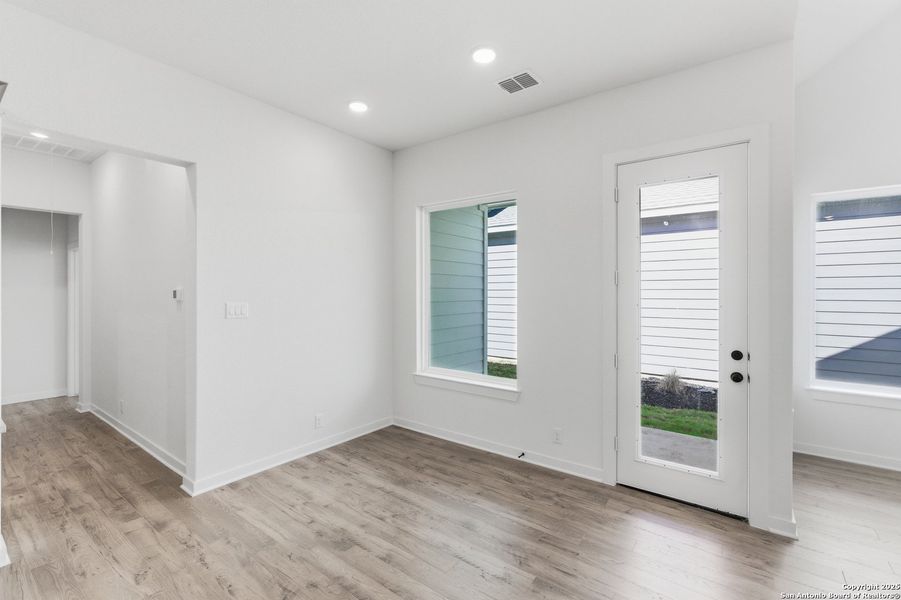 Spacious, unfurnished interior of a new home in The Crossvine – Garden Homes, Schertz (Image 26).