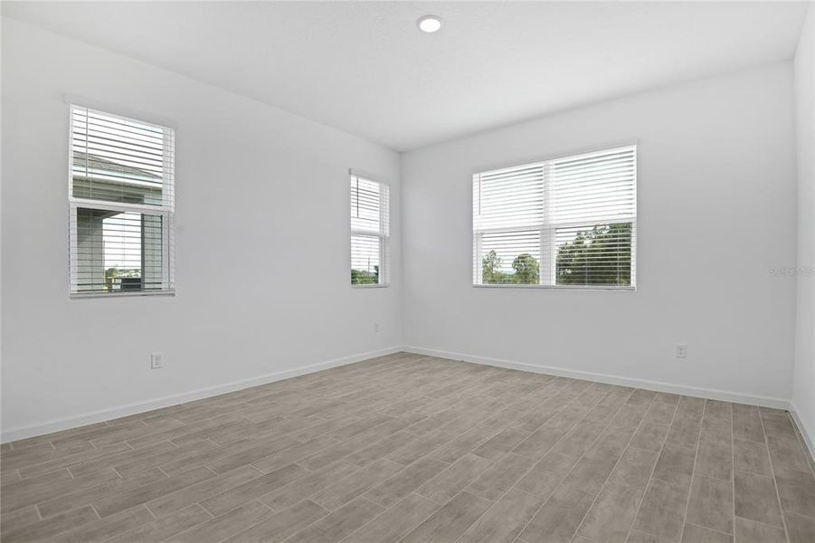 Spacious, unfurnished interior of a new home in Seasons at Bella Vista, Dundee (Image 16).