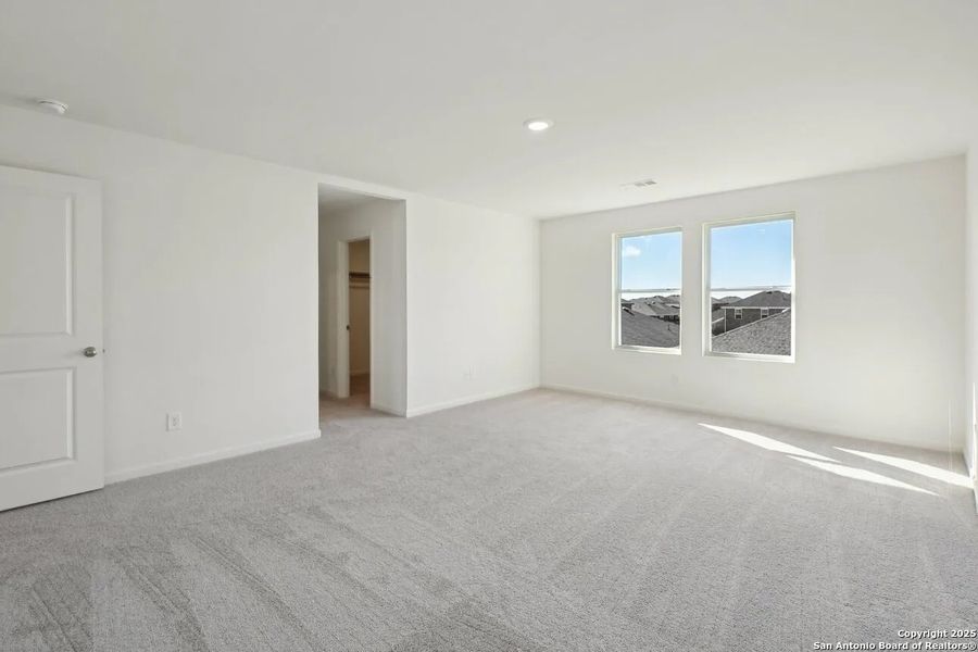 Spacious, unfurnished interior of a new home in Saddlebrook Ranch, Schertz (Image 19).