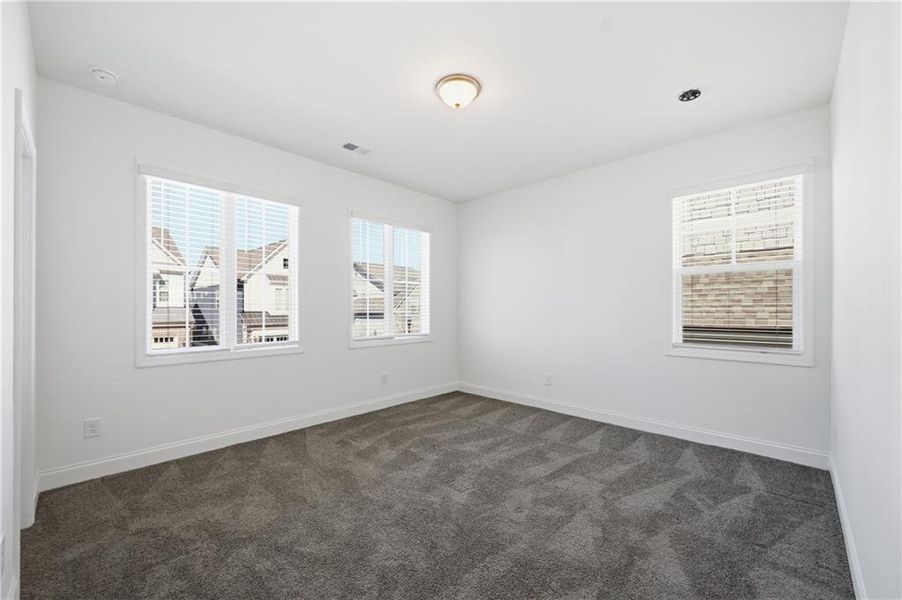 Spacious, unfurnished interior of a new home in Promenade Ridge, Marietta (Image 14).