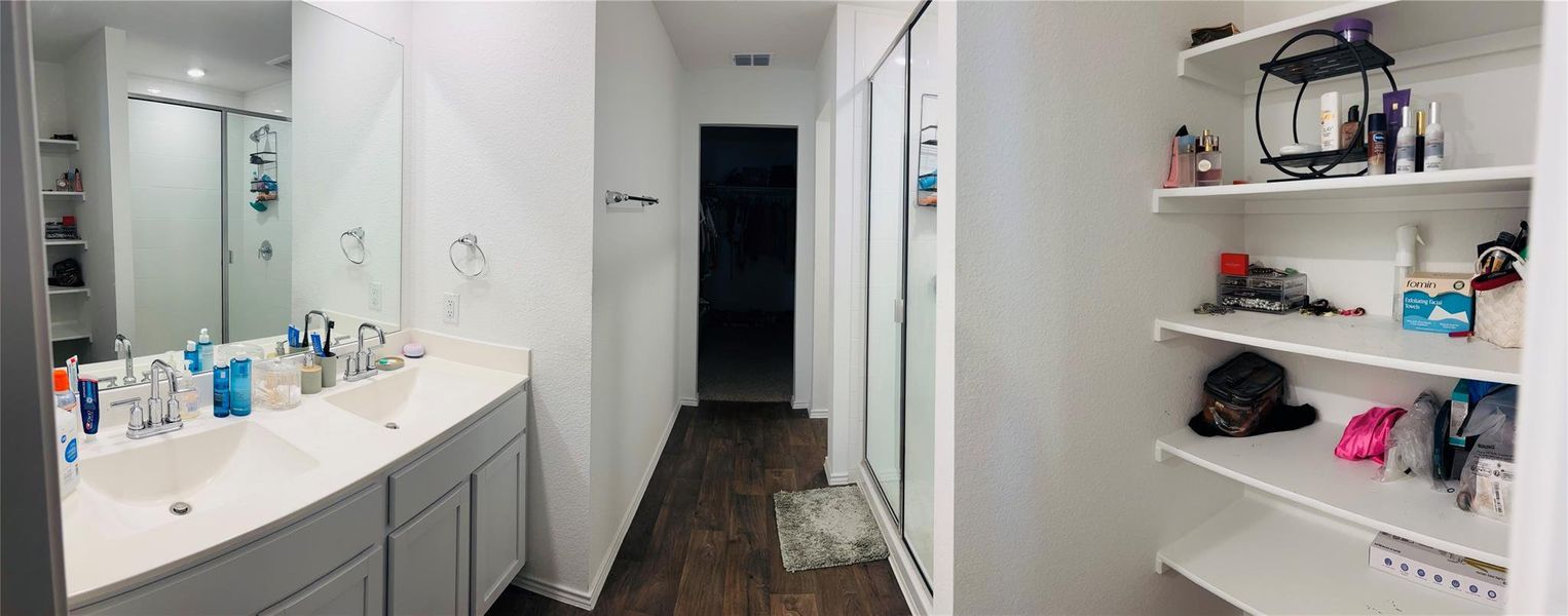 Dual vanity with Walk-in Shower, storage and Walk-In Closet. Dual vanity with Walk-in Shower, storage and Walk-In Closet.