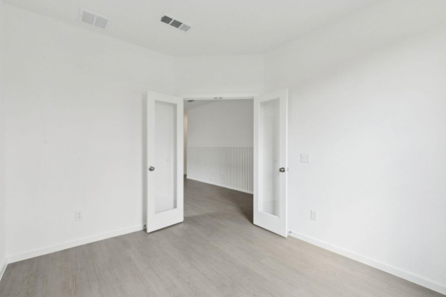 Spacious, unfurnished interior of a new home in River Ranch, Dayton (Image 21).