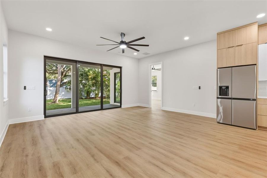 Spacious, unfurnished interior of a new home in , Tampa (Image 31).