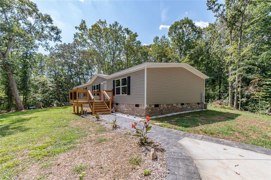 Exterior details and patio area of a home in , Dahlonega (Image 16).