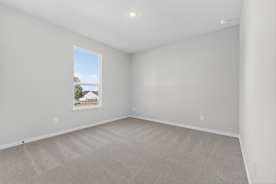 Spacious, unfurnished interior of a new home in Oak Grove Addition, Springtown (Image 24).
