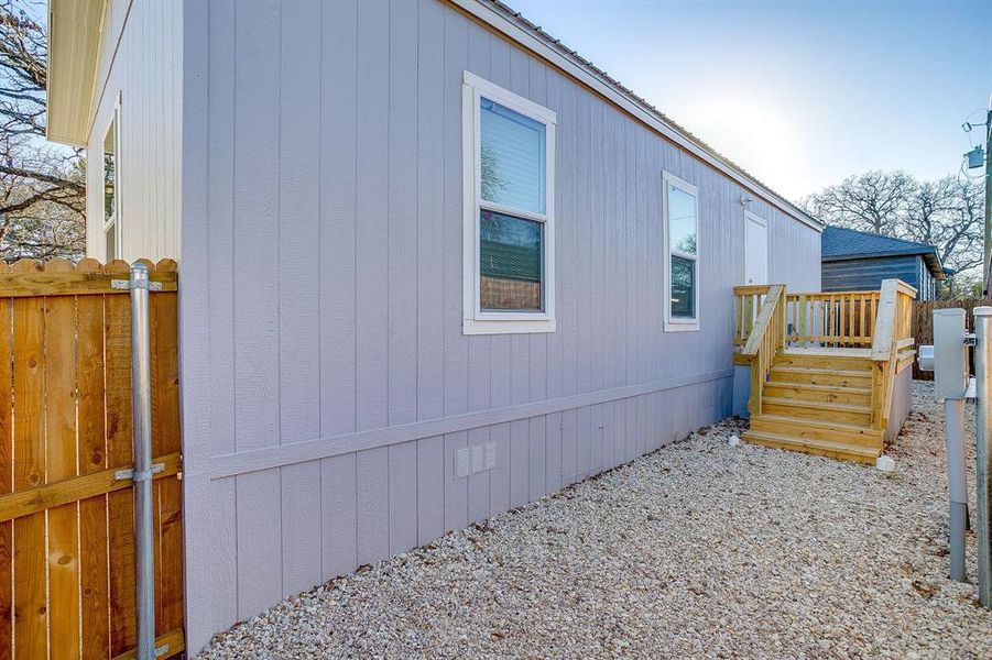 Exterior details and patio area of a home in , Alvarado (Image 16).