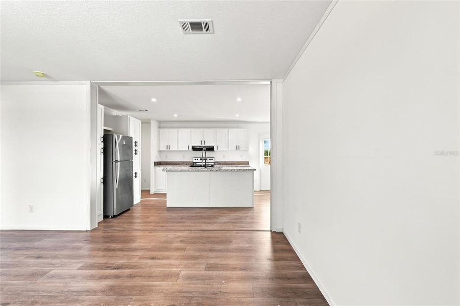 Spacious, unfurnished interior of a new home in , Okeechobee (Image 21).